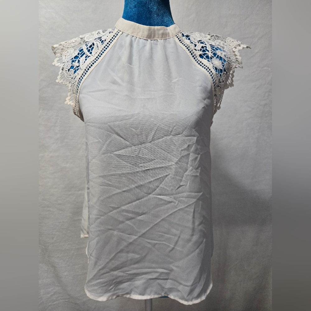 Chic White Lace Women's Blouse